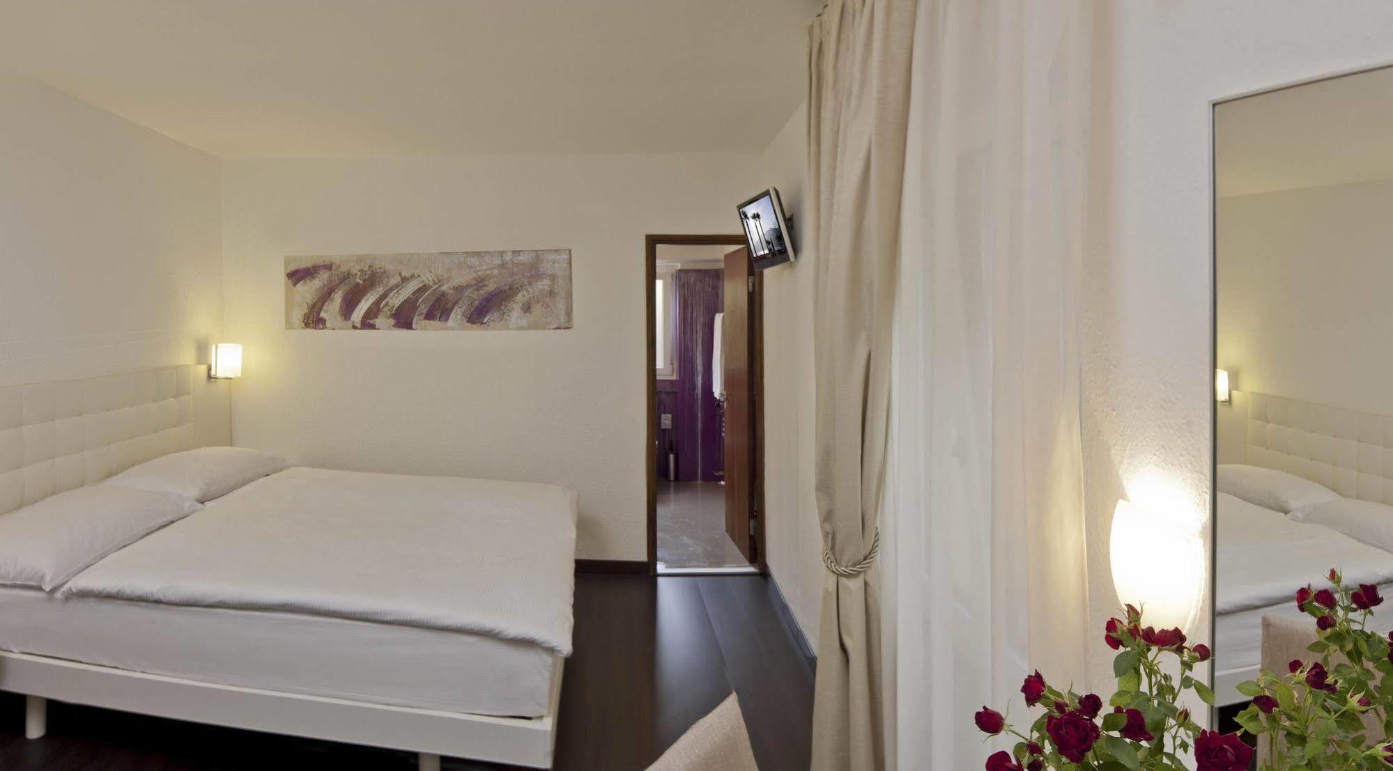 Hotel America Локарно Екстер'єр фото